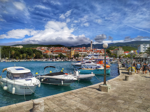 centrum miasta Crikvenica, port, morze, miasteczko