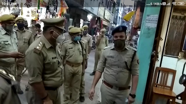 #JaunpurLive : पुलिस ने पैदल नगर भ्रमण कर कोविड गाइडलाइन के लिए किया जागरूक