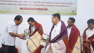 Bupati Humbahas Terima Alat Antropometri dan SDIDTK dari Pasar Modal Indonesia