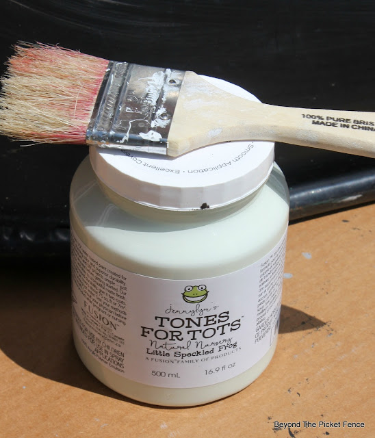 fusion mineral paint, tones for tots, light green paint, chalk paint, http://bec4-beyondthepicketfence.blogspot.com/2016/05/welcome-to-my-gardenstencil-paint.html