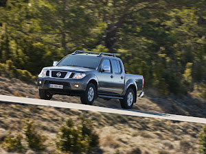 Nissan Pathfinder and Navara 2011 (7)