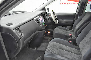 2003 Mazda MPV