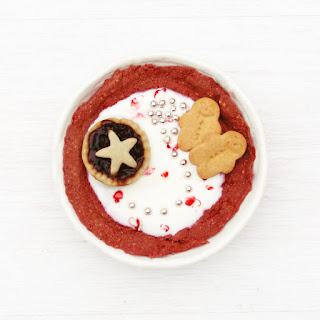 http://www.ablackbirdsepiphany.co.uk/2017/12/christmas-red-velvet-canvas-cake.html