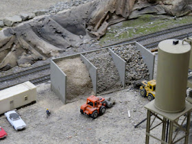 model railroad gravel sorting at Northlandz