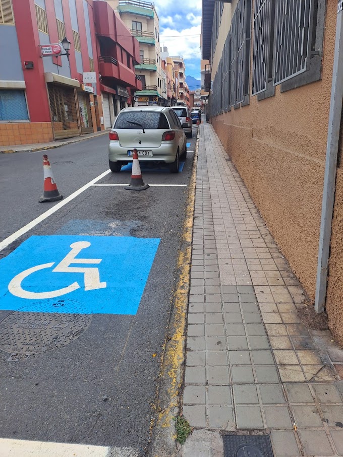 Mejoras en la señalización de la calle Alonso Quesada para mayor seguridad y accesibilidad