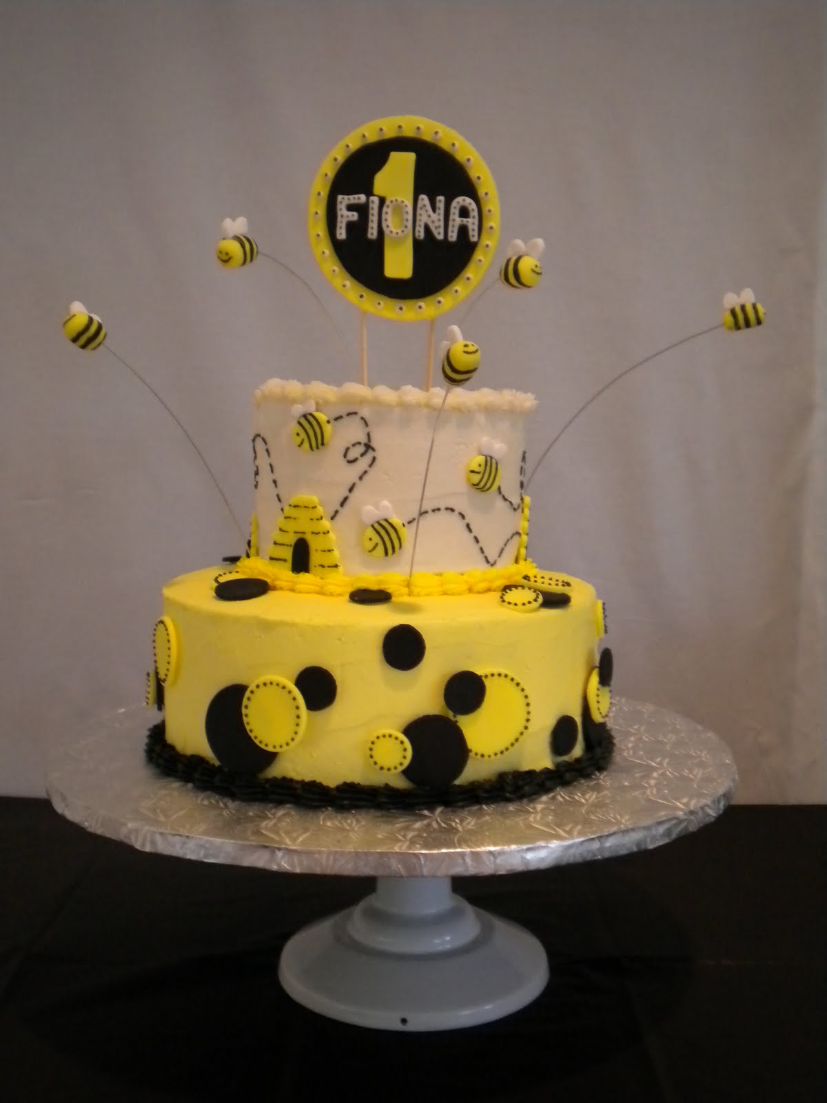 Bumble Bee Cake