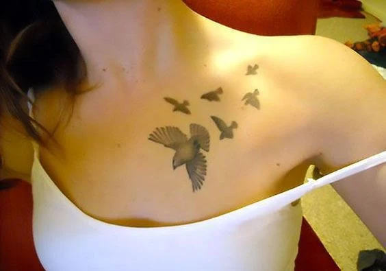 imagen de una chica tatuada