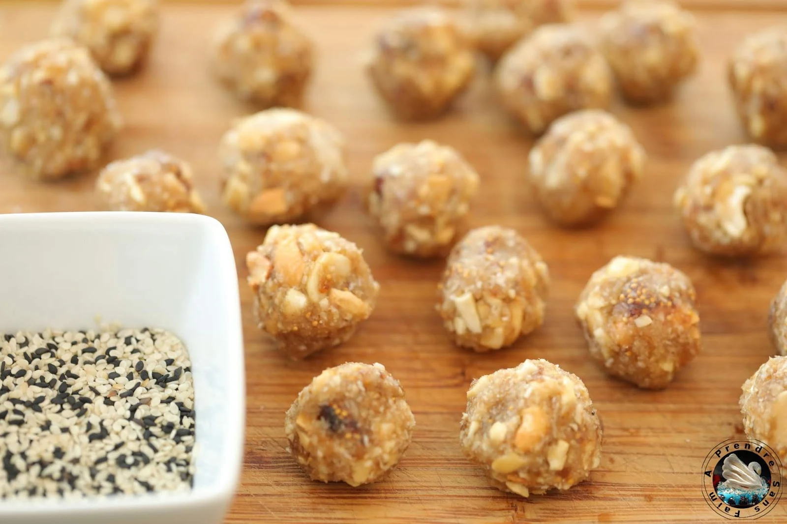 Energy balls tahini figues