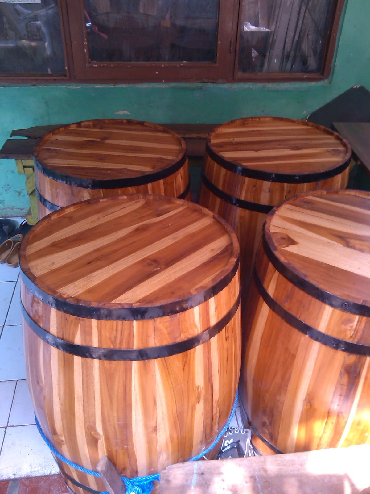 Penjual ember kayu  gentong kayu  barrel tahang 