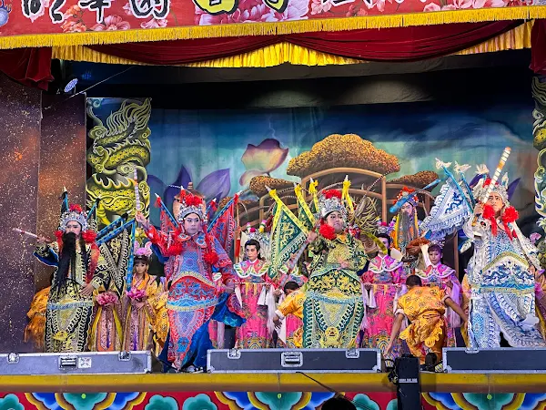 ▲甲辰年同安寮十二庄請媽祖遶境賜福活動13日晚間在值年大公館粿店庄安和宮邀請明華園日字戲劇團帶來慶賀大戲《八仙傳奇》。（彰化縣文化局提供）