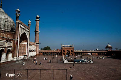 Posted by Ripple (VJ) : Delhi 6 - Jama Masjid : Hauz in Front of the Mosque