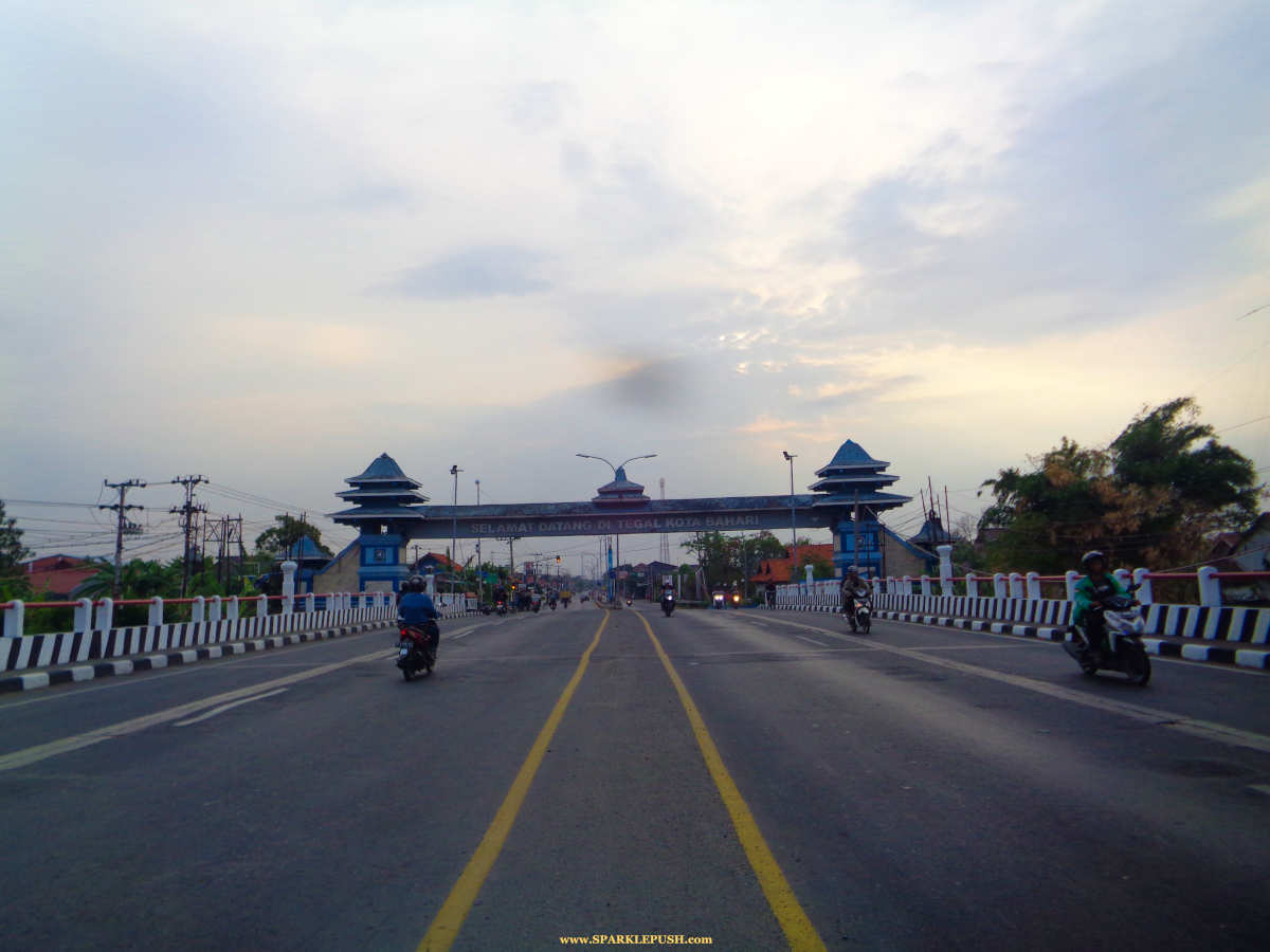 Jalan-jalan Ke Pantai Alam Indah Tegal