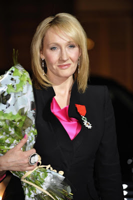 Rowling é condecorada na França