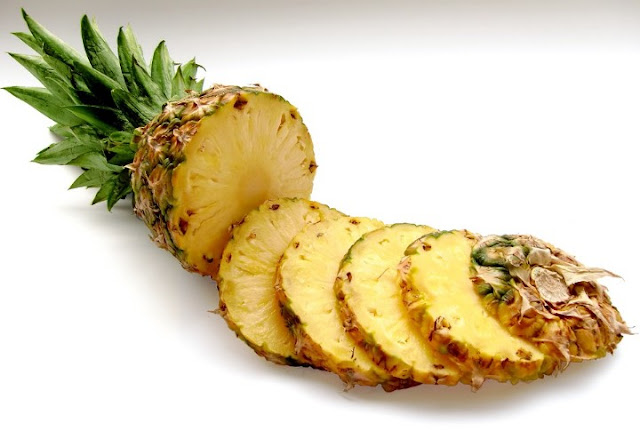 Pineapples, heart disease, bad cholesterol, bromelain, strong bones, bone health, pineapple juice, हृदयरोग, डायबिटीज, त्वचा की झुर्रियां, त्वचा की चमक, अनानास, कोलेस्टेरॉल, 