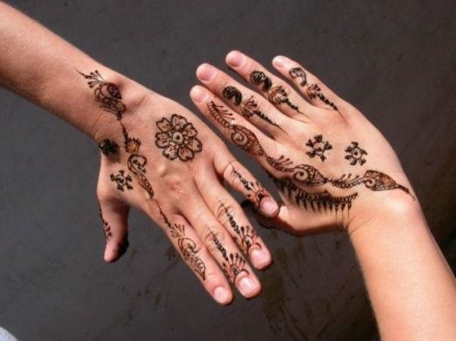 Treditional Henna Designs for Hands