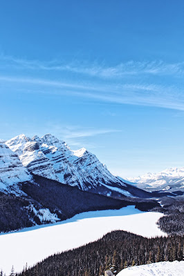 Peyton Lake Banff - shape of a wolf head 