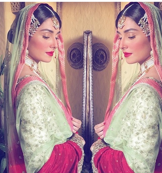 Ayeza Khan – Biography, Son, Husband, Daughter, Dramas, Education