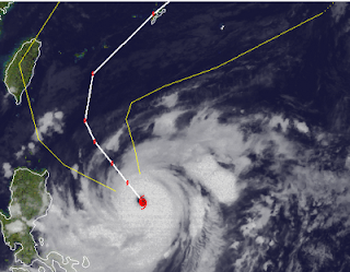 Supertaifun JELAWAT | LAWIN zieht voraussichtlich nicht nach Taiwan, sondern nach Okinawa, Jelawat, Lawin, aktuell, Philippinen, Japan, Taiwan, Taifunsaison 2012, Taifun Typhoon, Hurrikanfotos, major hurricane, September, 2012, Satellitenbild Satellitenbilder, Vorhersage Forecast Prognose, 