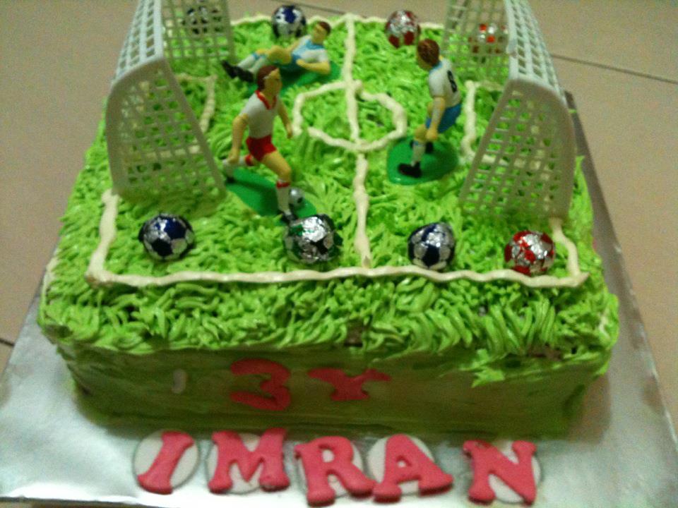 Dari Dapur Miza: Kek Padang Bola - Untuk Birthday Boy