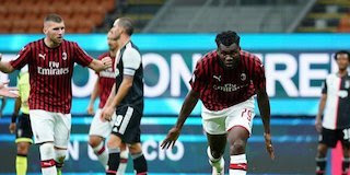 Frank kessie usai mencetak gol penyama kedudukan