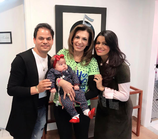 Momento família, com a Bispa Sonia Hernandes e a Cantora gospel Damares