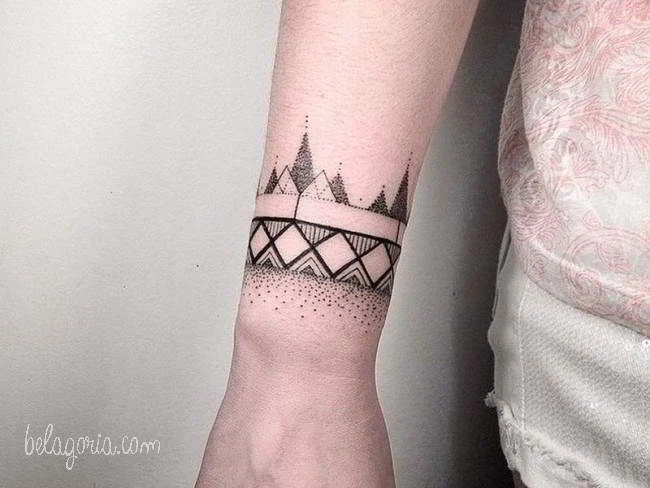 tatuaje de pulsera para una chicas