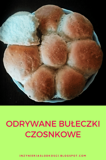 Odrywane bułeczki czosnkowe