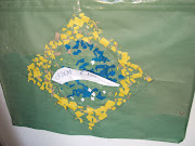 Mosaicos da Bandeira do Brasil. As turmas do Maternal II e do Jardim B1 . (dsc )