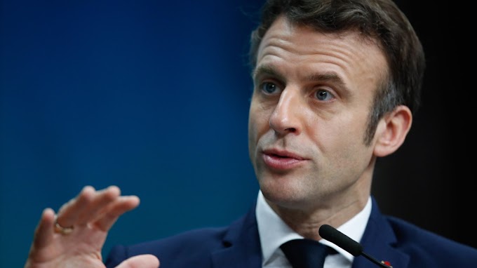  Macron botrányosnak nevezte Morawiecki bírálatait a Putyinnal folytatott telefonbeszélgetéseiről