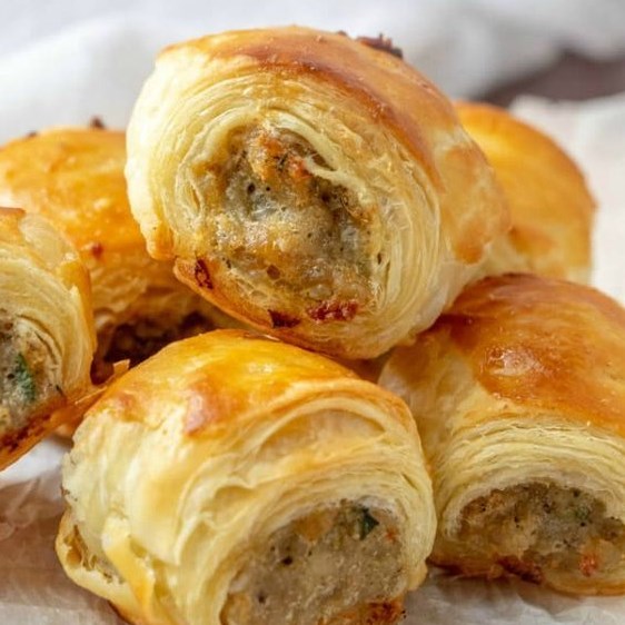 SAUSAGE ROLLS #partyfood #appetizer