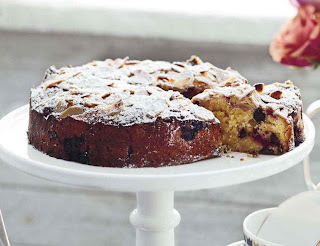 Raspberry, Chocolate and Almond Tea Cake