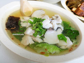 Hong Qin Duck Porridge, Fish Soup & Braised Pork Trotters 鸿勤鱼粥.鸭粥