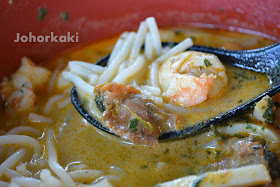 328-Katong-Laksa-Singapore