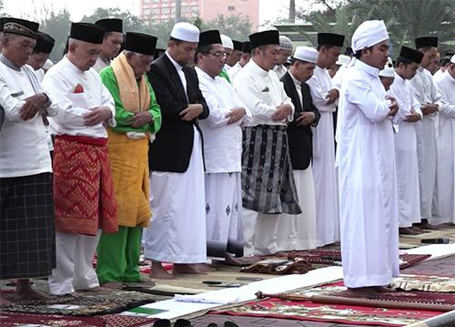 Rangkain Tata Cara Bacaan Doa Niat Sholat Idul Fitri 2019 