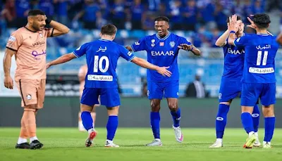 الهلال والرائد