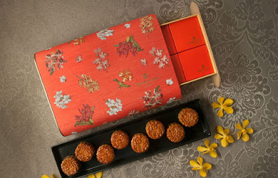 Source: Shangri-La Hotel, Singapore. The Shang Palace Mini Eight Treasures Baked Mooncake Gift Set.