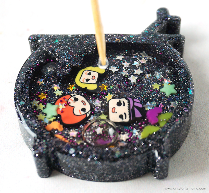 Hocus Pocus Resin Shaker Charm