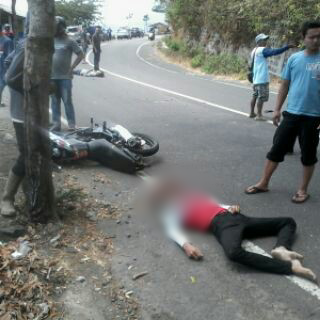 Kecelakaan Mobil Vs Motor di Sarangan, Dua Tewas