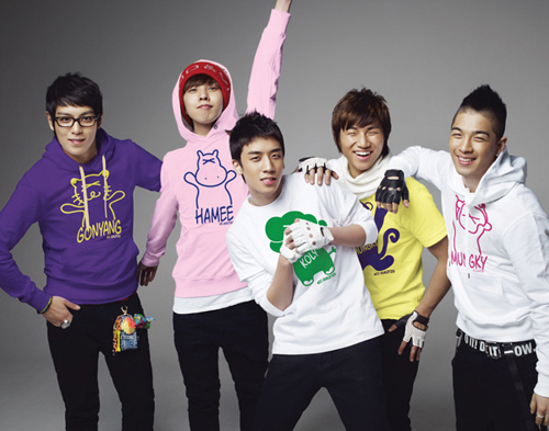 Big Bang adalah boy band dari Korea Selatan Kelompok ini terdiri dari 5 