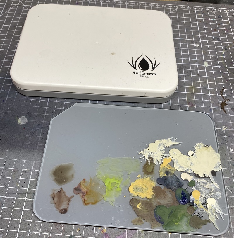 Redgrass Glass Palette, the premium dry palette for miniature painting