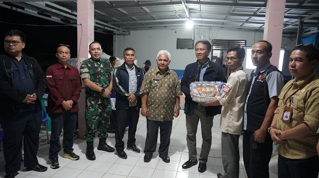  Pj Bupati OKI Bagi-Bagi Vitamin dan Siagakan Tim Kesehatan untuk Petugas PPK 