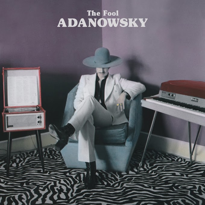 Adanowsky presenta su nuevo álbum "The Fool" en el Teatro de la Ciudad Esperanza Iris.
