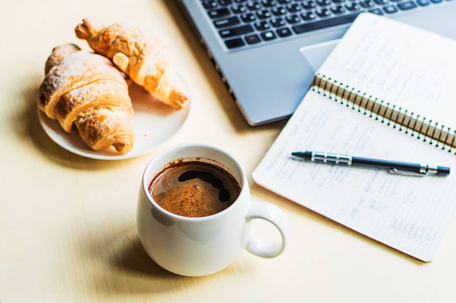 réunion matinale petit-déjeuner entreprise