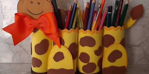 Girafa Porta lápis com rolo de papel higiênico