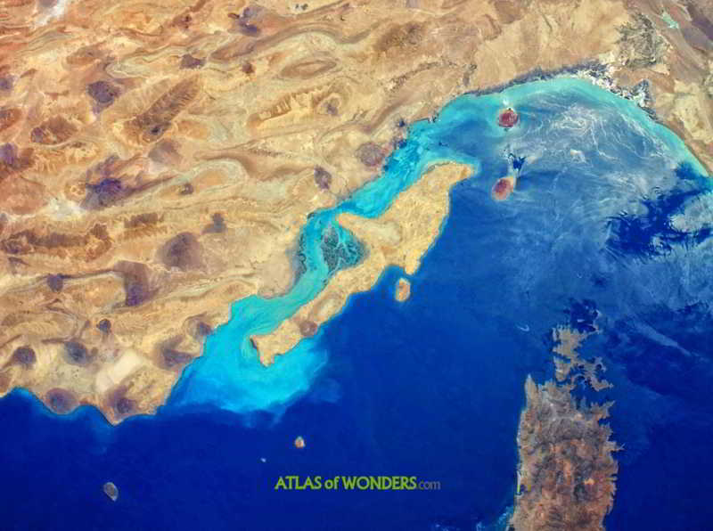 Strait of Hormuz dolphin shape