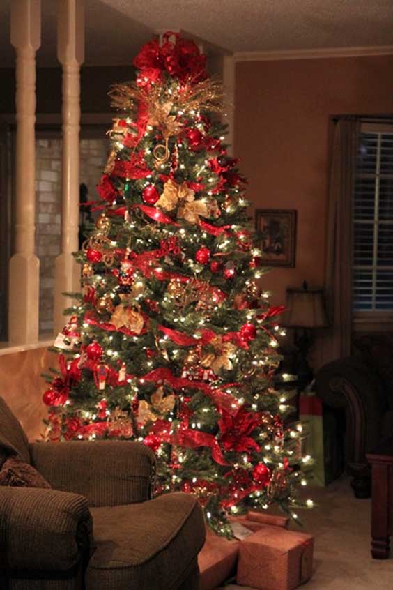 Red and Gold Christmas Tree Decoration Ideas