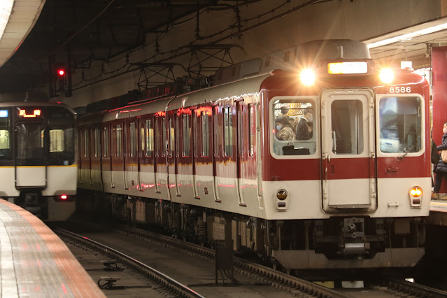 近鉄大阪上本町駅 8000系(8586F) 急行奈良行き