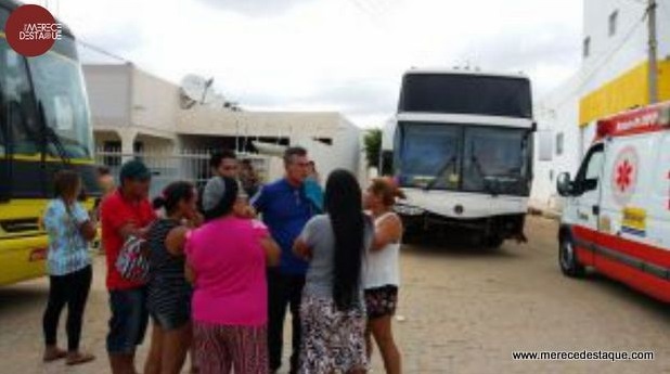 Criminosos assaltam ônibus com compradores que vinham a Santa Cruz e roubam mais de 200 mil