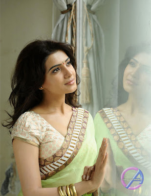 Actress_Samantha_In_Beautiful_Saree