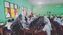 Binter Babinsa Di Wilayah Binaanya Ikut Pantau Para Pelajar Saat Pra UNPK Di Sekolah